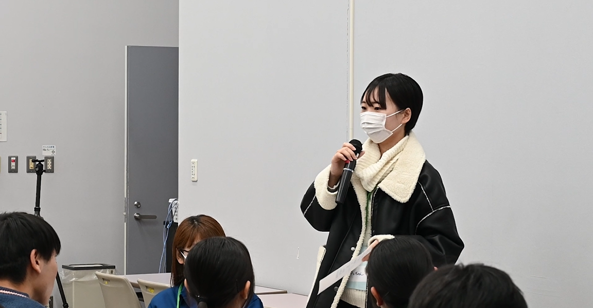eラーニング講座で学んだことを活かしてワークショップで自身の意見を発信した疋田さん.png